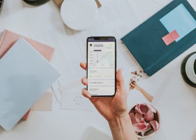 The 5 Best Apps to Manage Your Money (And a Sneaky Number 6)